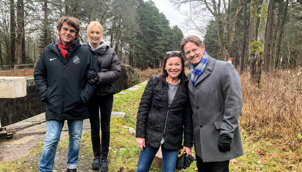 Niklas och Jenny Strömstedt tillsammans med Lotta Engberg och Mikael Sandström. Niklas och Jenny Strömstedt tillsammans med Lotta Engberg och Mikael Sandström.