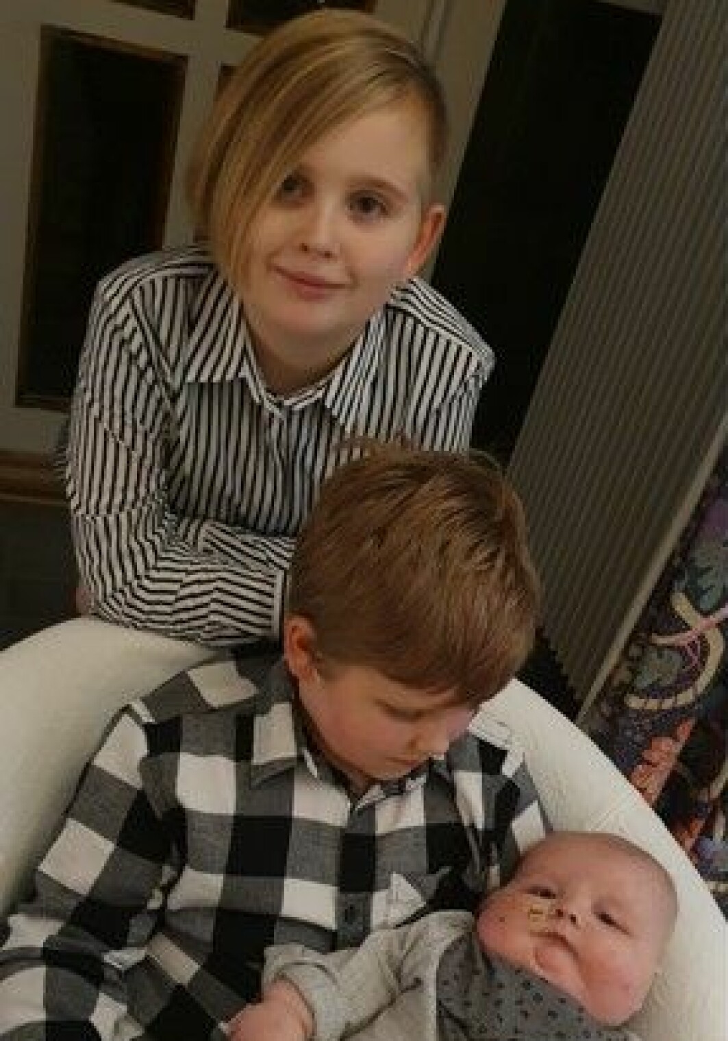 Nowa, Tamlin och lillebror Walder i Husum.