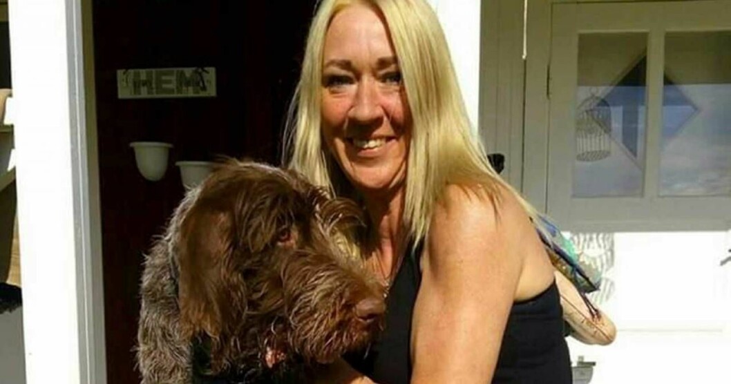 Christin med familjens hund Bello. 