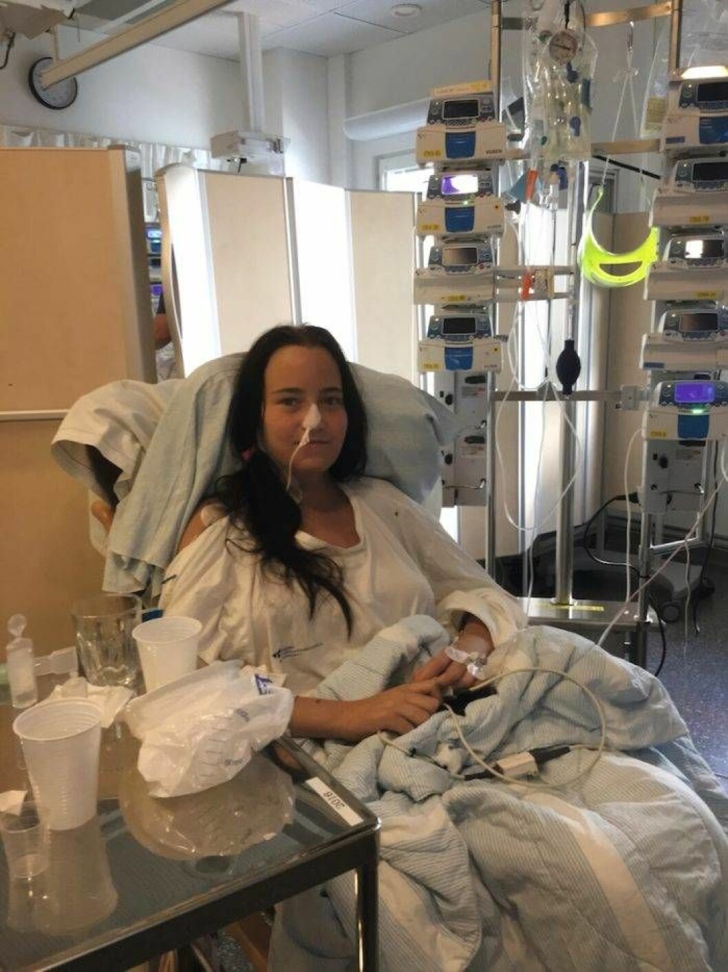 Återhämtningen gick snabbare än förväntat och Olivia var på benen efter bara ett par dagar. Olivia Westin återhämtar sig i sjuksängen efter transplantationen.