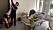 Två sjukhusclowner underhåller Olle Radell som ligger i sjukhussängen på universitetssjukhuset i Linköping.