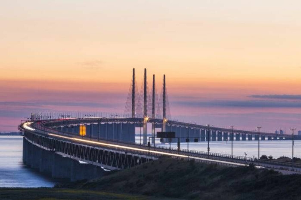 I "Bron IIII" symboliserar Öresundsbrons fyra pyloner den fjärde säsongen.