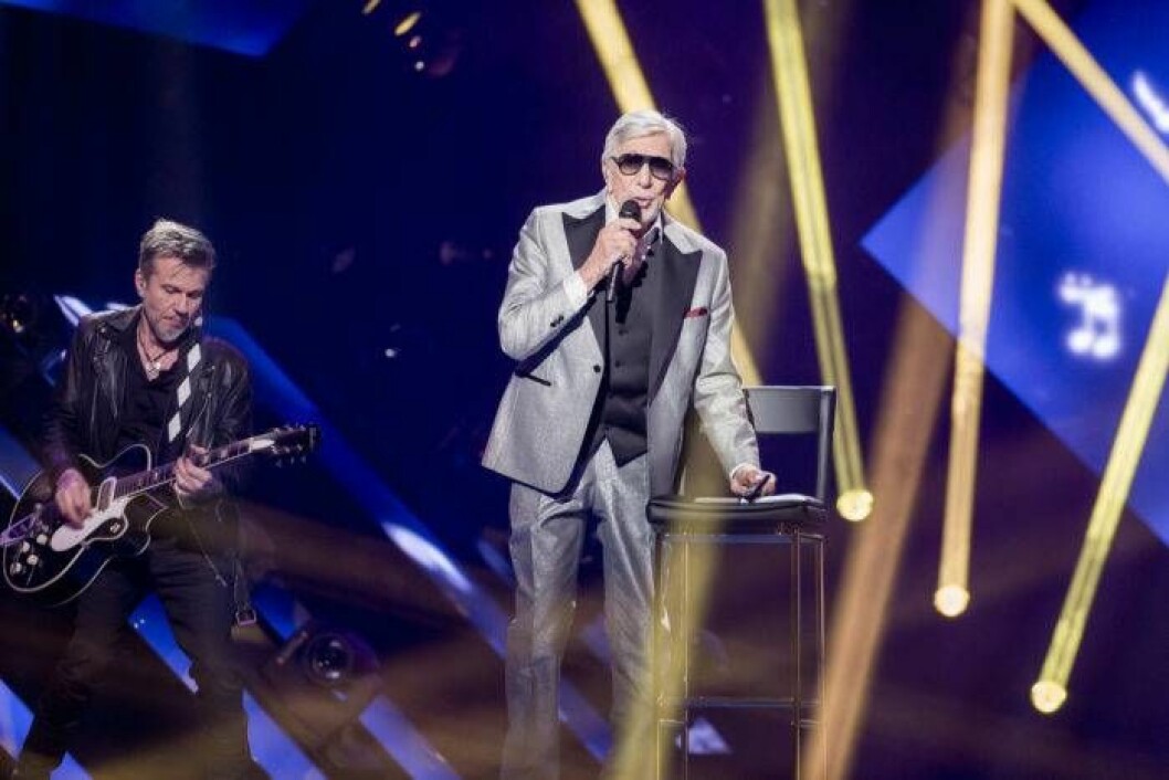 Owe Thörnqvist är blind på ena ögat, och bär protes bakom de mörka solglasögonen. Foto: Mattz Birath Owe Thörnqvist är blind på ena ögat, och bär protes bakom de mörka solglasögonen.