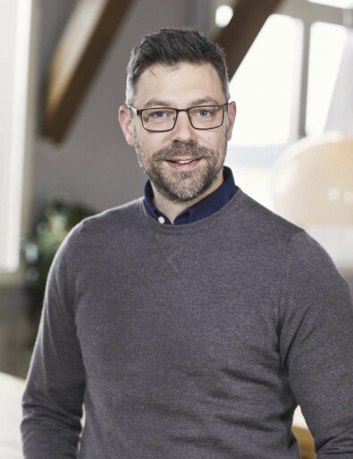 Philip Bäckmo, <span class=" t18" data-lab-text_size_desktop="18">parterapeut</span>.