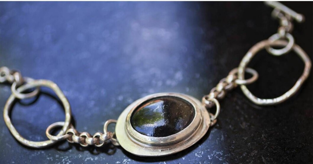 Ett av Pias halsband med svarta diabas. Ett av Pias halsband med svarta diabas.