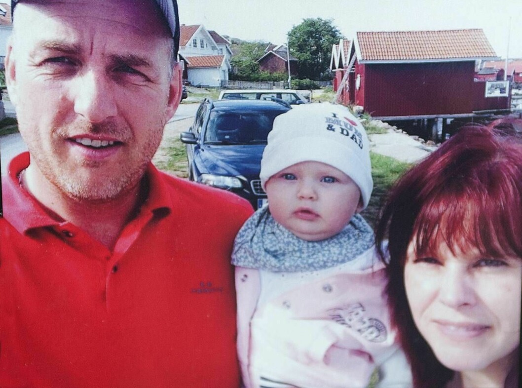 Johan flyttade in hos Pia under Agnes första tid i livet. Foto: Privat Johan, Pia och lilla Agnes