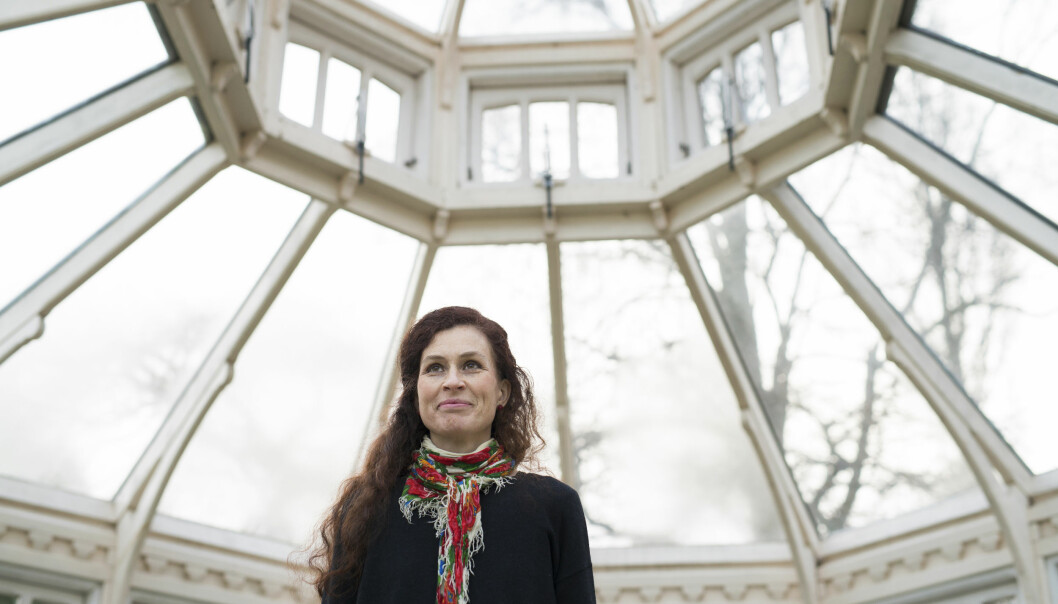 Porträtt av en leende Johanna Hildebrand som är lycklig över att kärleken vann över rädslan.