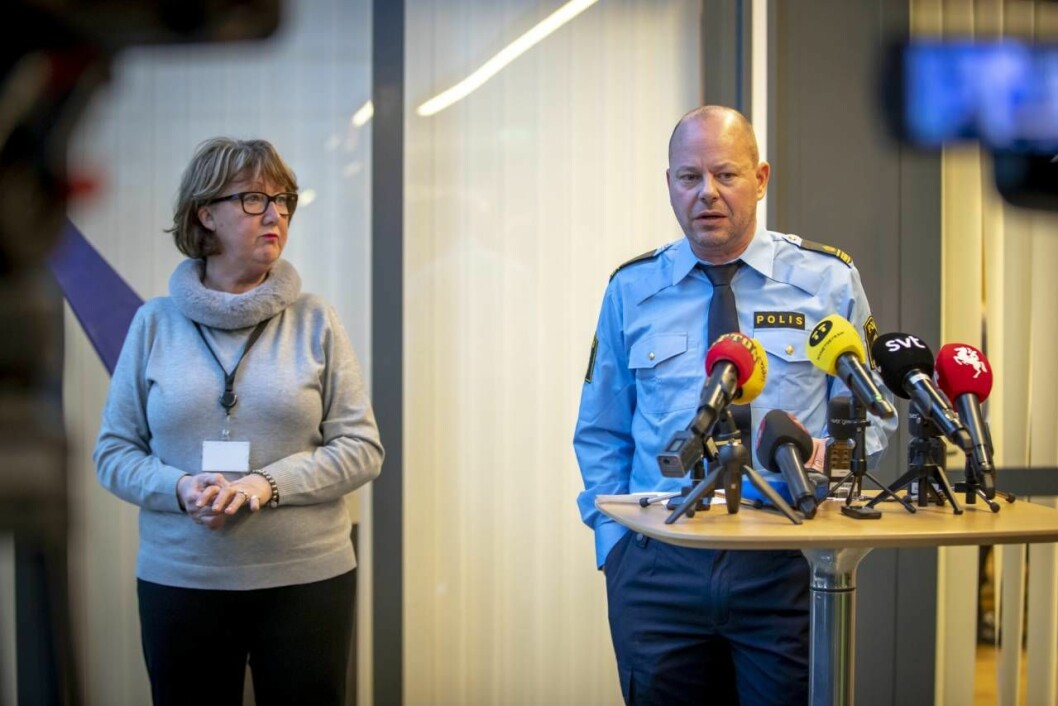 Ewa-Gun Westford och Stefan Svensson vid en av polisens presskonferenser om morden i Bjärred. Foto: TT Ewa-Gun Westford och Stefan Svensson vid en av polisens presskonferenser om morden i Bjärred.