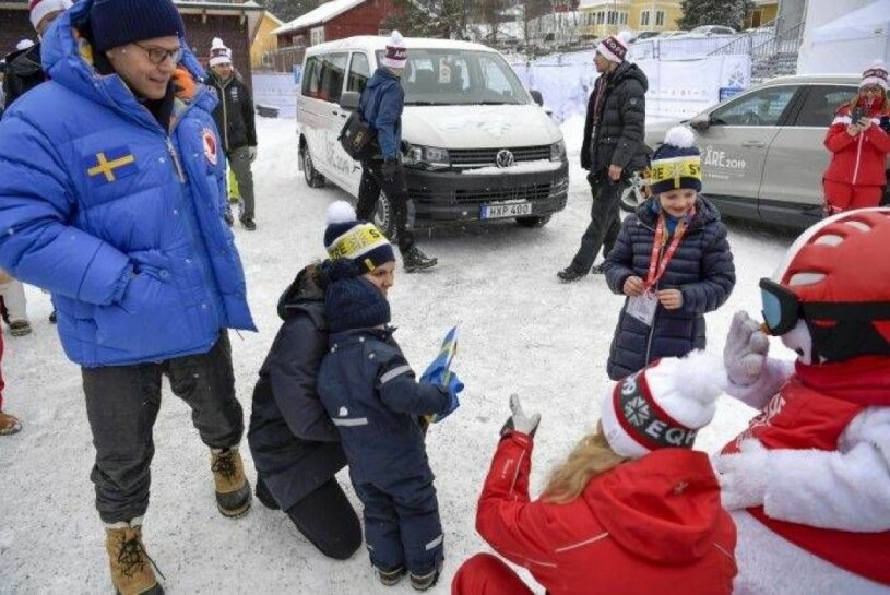Prins Daniel med barn.