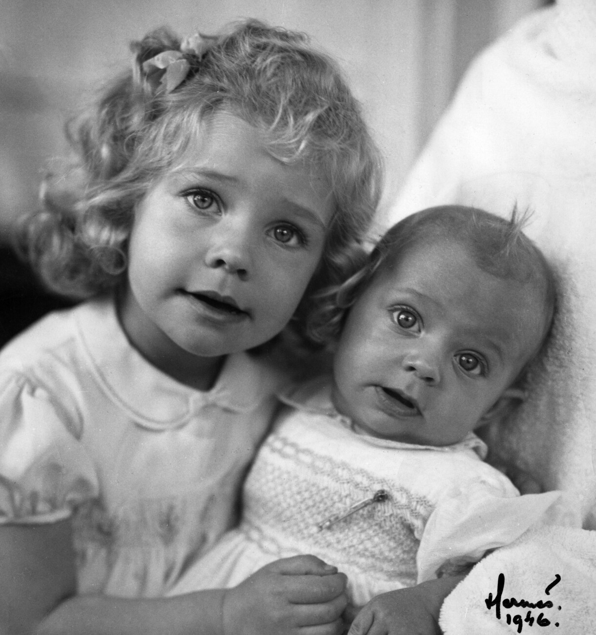 Foto: B. Movin-Hermes/TT Prinsessan Christina, 3 år, tillsammans med kronprins Carl Gustaf, 6 månader.