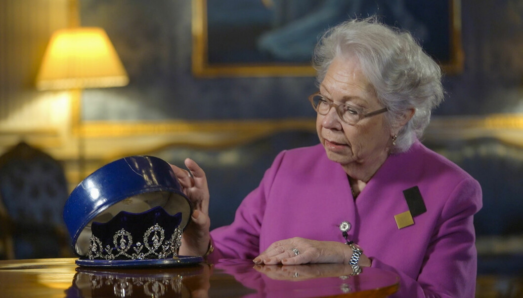 Prinsessan Christina berättar om prinsessan Sibyllas diadem.