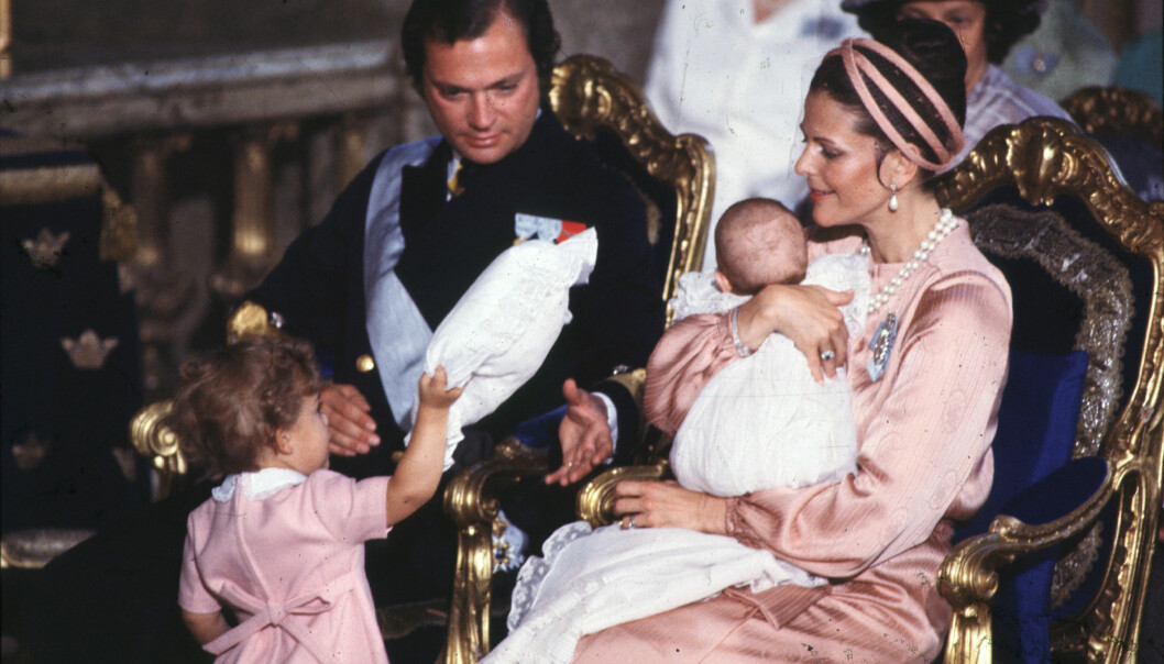 Foto: Charles Hammarsten/TT Prinsessan Victoria, kung Carl XVI Gustaf och drottning Silvia med Carl Philip på prinsens dop.