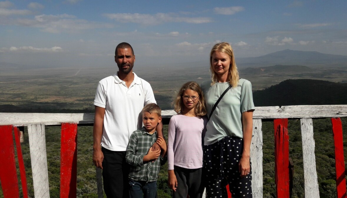 Emma Frans tillsammans med familjen maken Hans Ahlberg och barnen Klara, 11, och Valter, 9 år. Emma Frans tillsammans med maken Hans Ahlberg och barnen Klara och Valter under en semesterresa.