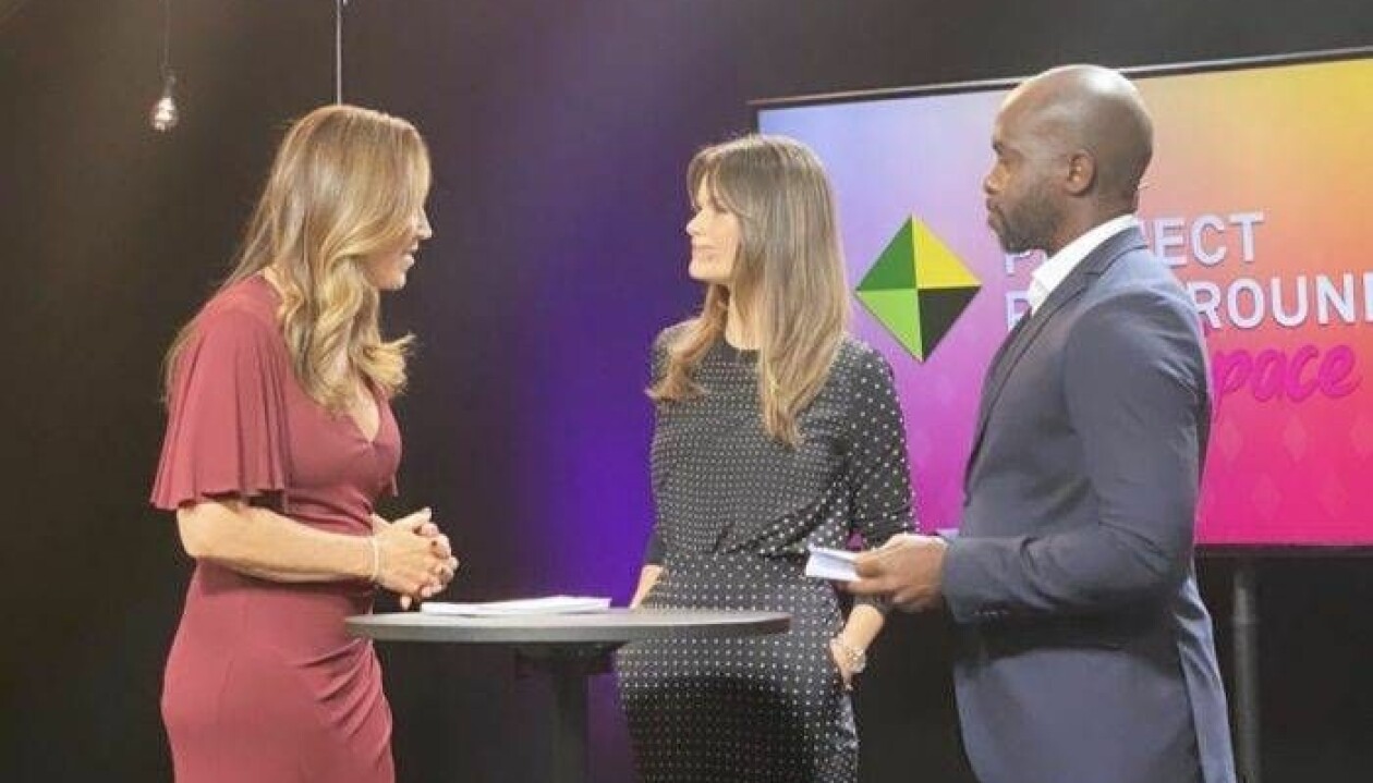 Sofia var klädd i blus och kjol från Max Mara. Renee Nyberg och Kodjo Akolor intervjuar prinsessan Sofia.