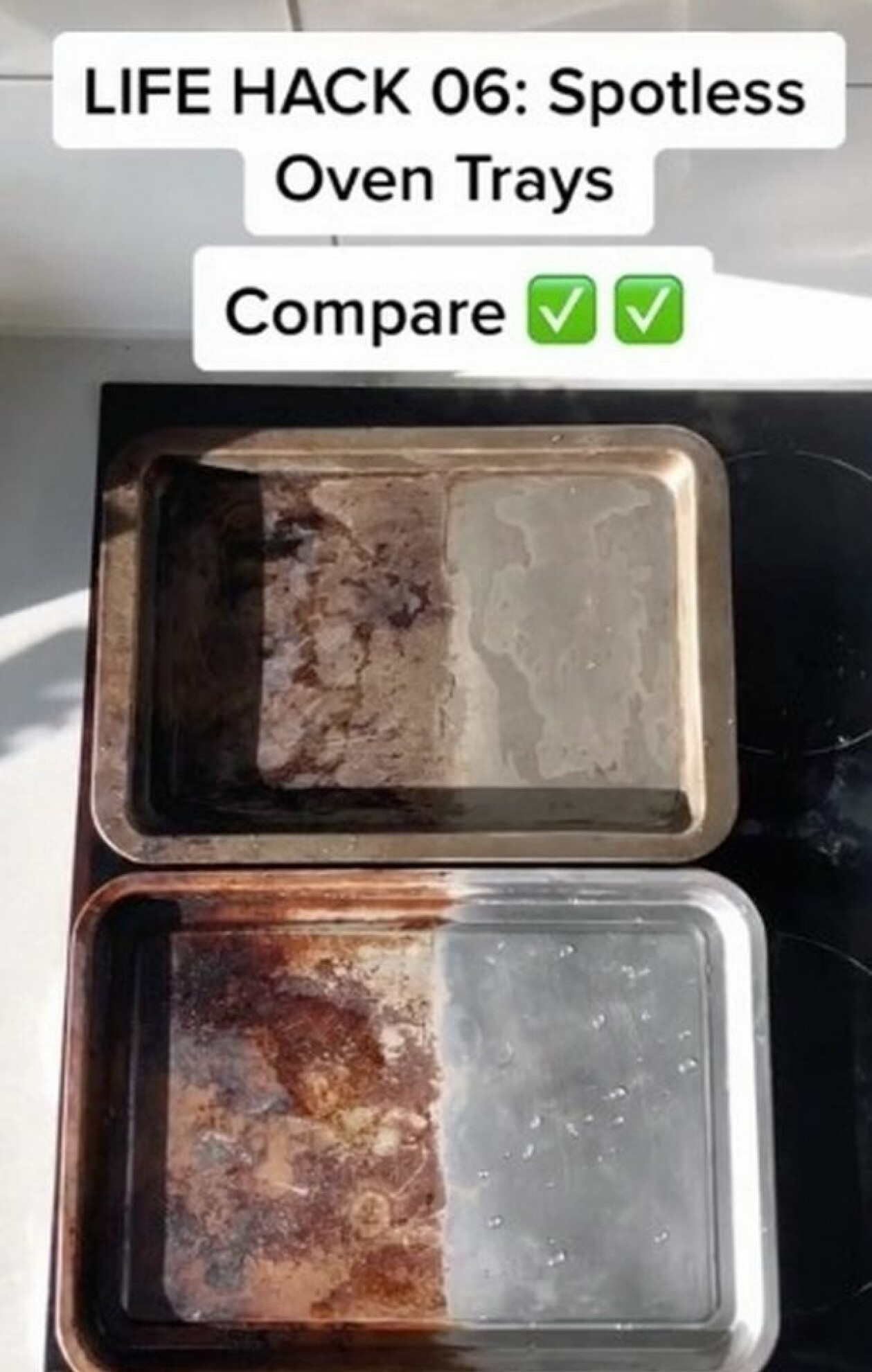I TikTok-videon syns skillnaden tydligt. Två ugnsplåtar där halva är rengjorda och halva smutsiga.