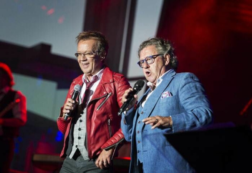 Björn Skifs berättar om dubbelgångaren som uppträtt som honom. Här är det dock originalet som sjunger med Tommy Körberg sommaren 2016. Bild: IBL Björn Skifs och Tommy Körberg på Skansen 2016