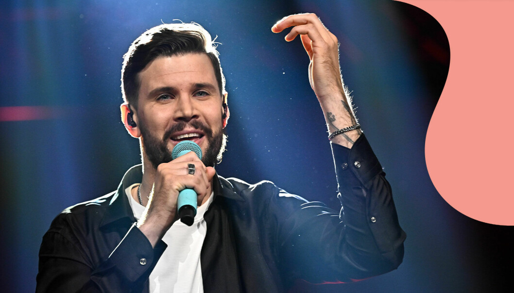 Robin Bengtsson på scen i Melodifestivalen 2022.