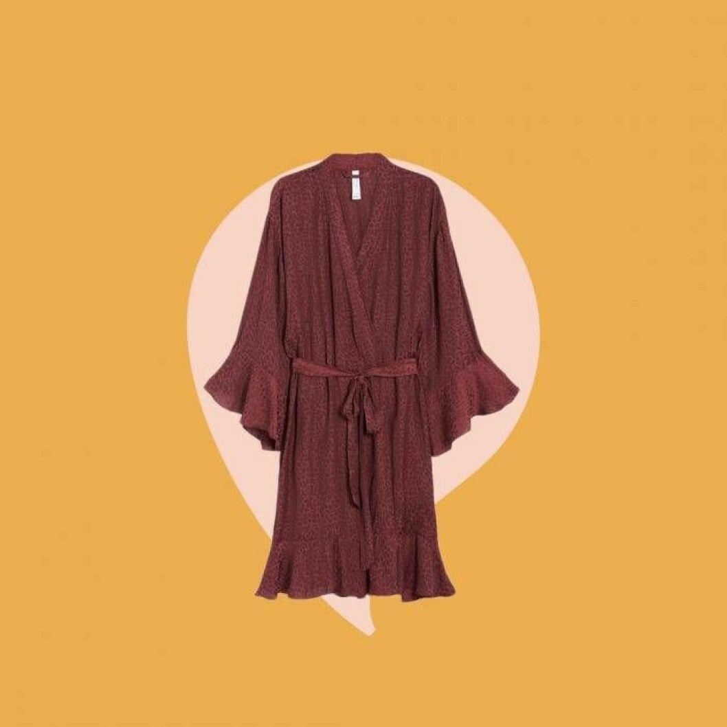 Röd kimono – en perfekt present till nyblivna mammor.