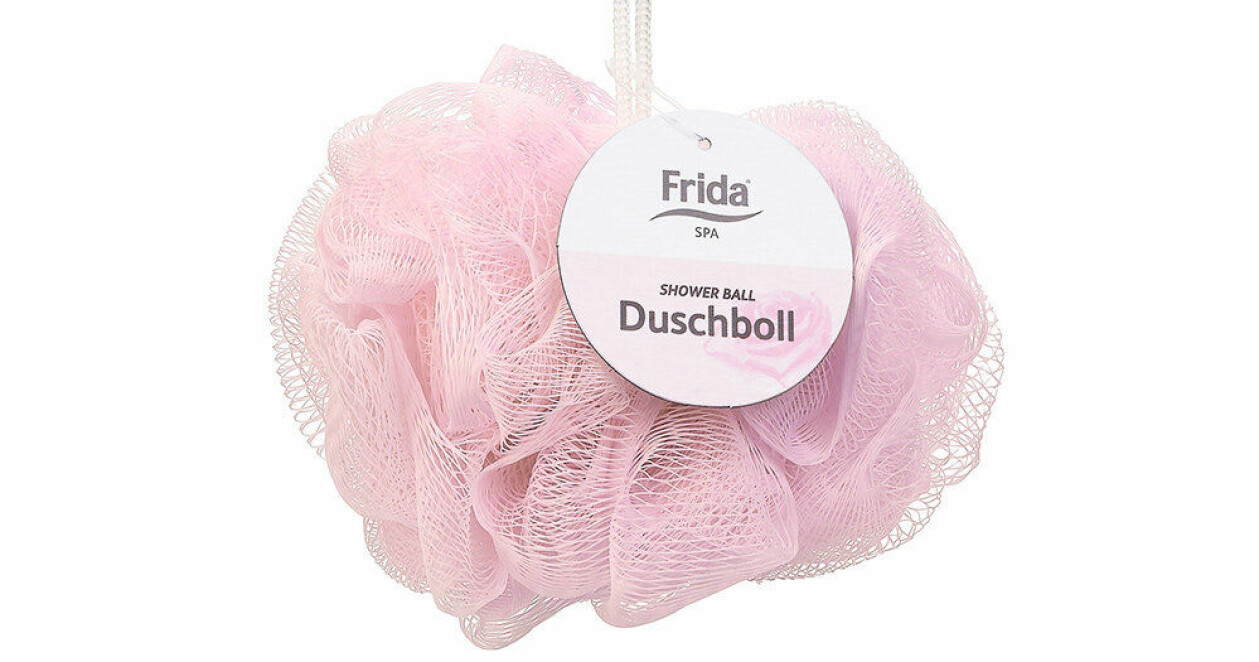 Rosa duschboll för att rengöra huden.
