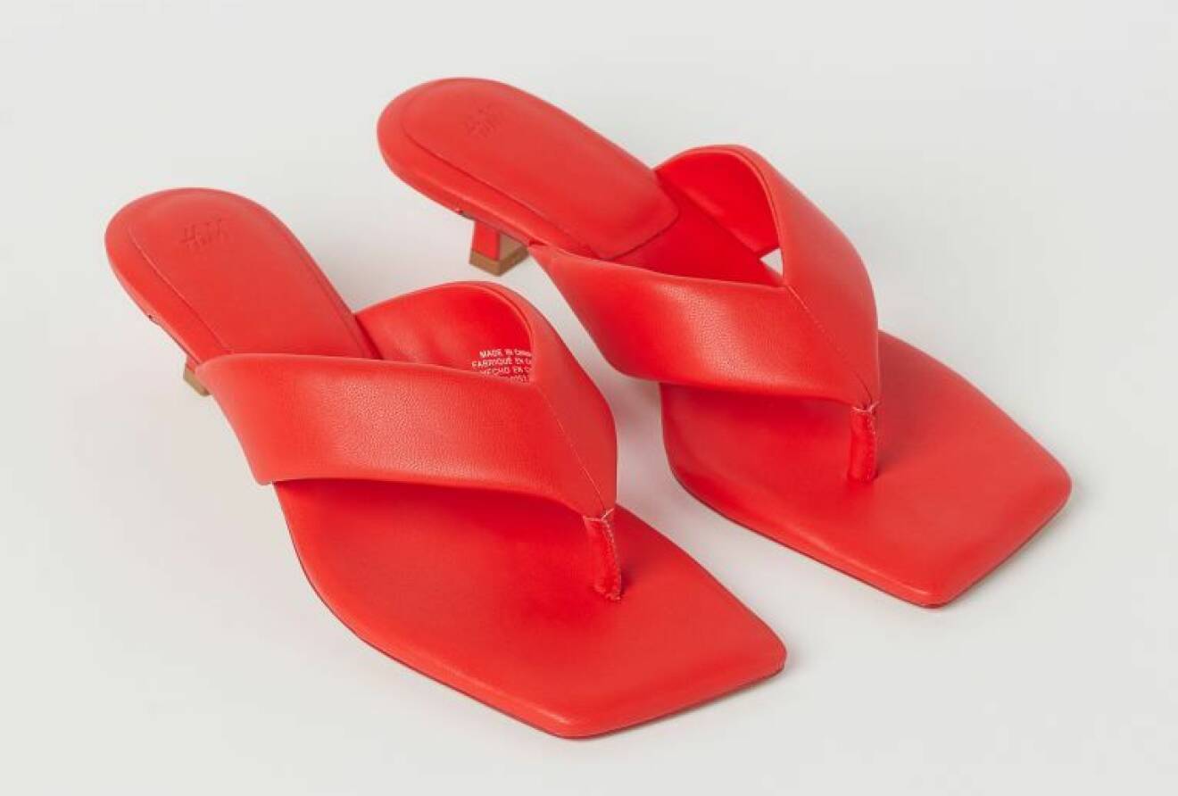 Röda slip in sandaler