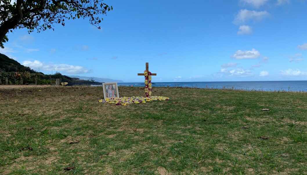 Hanna fick en minnesplats på Hawaii, ön hon hade älskat.