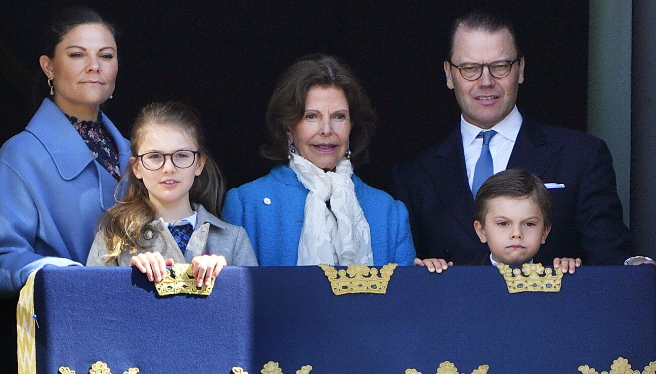 Kungafamiljen vid firandet av kungens 76-årsdag.