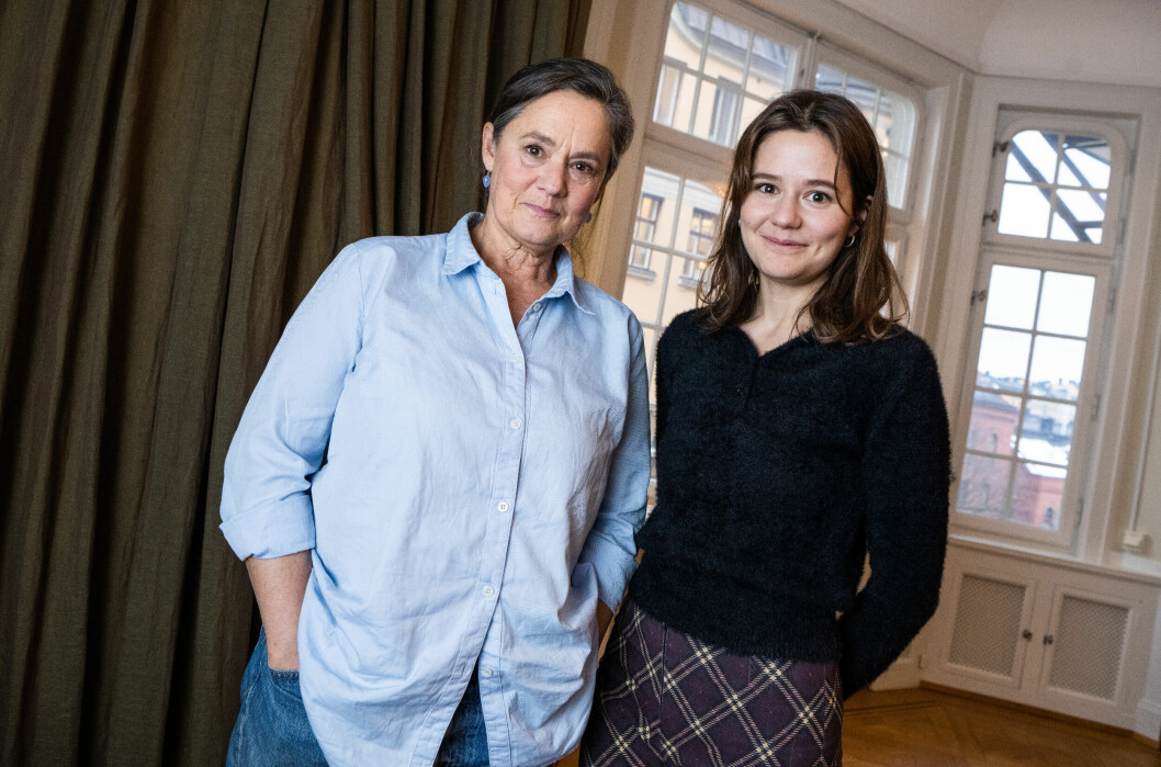 Pernilla August tillsammans med dottern Asta August vid SVT:s pressträff för <span class=" italic" data-lab-italic_desktop="italic">Händelser vid vatten</span> i november 2022. Pernilla August tillsammans med dottern Asta August vid SVT:s pressträff för Händelser vid vatten i november 2022.
