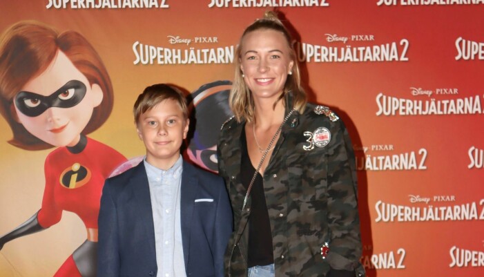 Sarah Sjöström kan känna igen sig i sin bror Linus, som har autism. "Jag var rätt stökig som liten och hade svårt att sitta stilla", säger hon. Sarah Sjöström och brodern Linus.