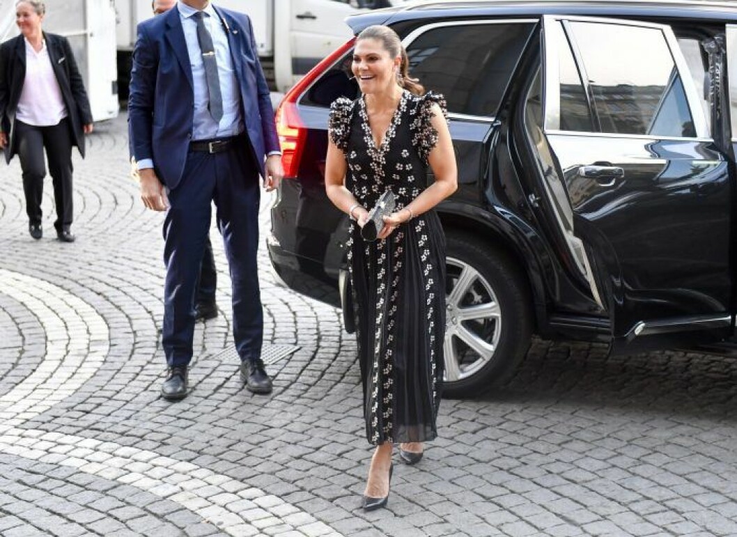 Kronprinsessan Victoria i sin klänning från H&M.