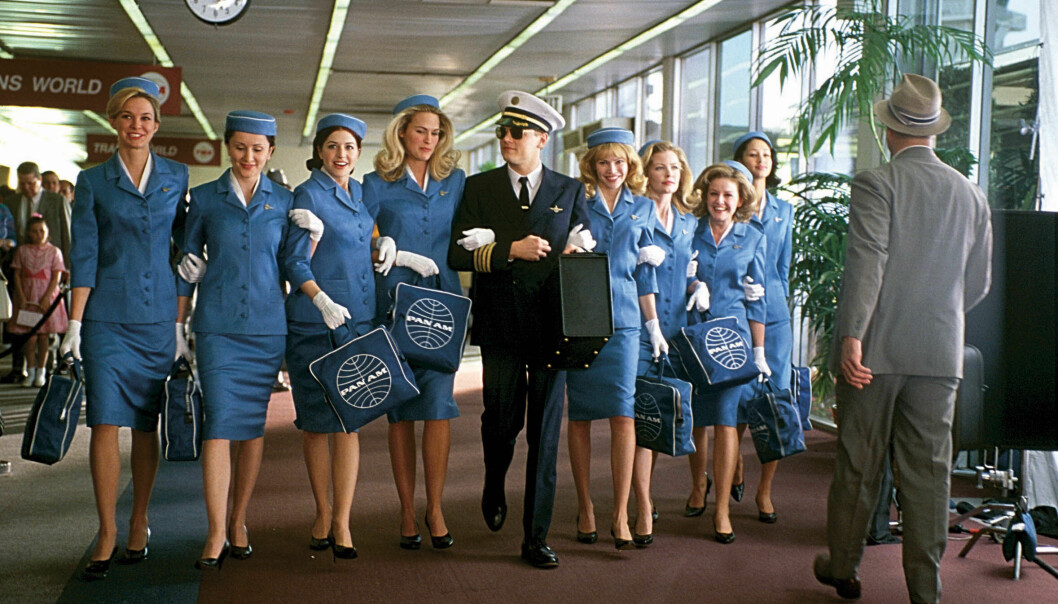 Med en schysst uniform kan man slå världen med häpnad. För Frank Abagnales del blev det åtminstone nyckeln till en annan värld. Ur filmen Catch me if you can