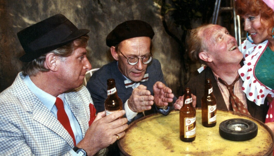 Från filmen Jönssonligan på Mallorca, från vänster Ulf Brunnberg alias Vanheden, Gösta Ekman alias Sickan, Björn Gustafson alias Dynamit-Harry och Birgitta Andersson.