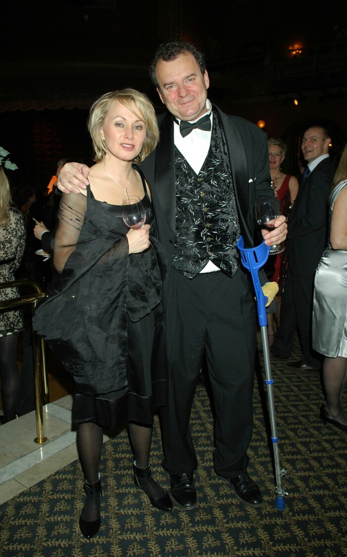 Louise Hoffsten och Steffo Törnquist i armkrok under tIdningen <em>Connoisseurs </em>"Fine Wine and Champagne"-afton i början av 2007. Louise Hoffsten och Steffo Törnquist i början av 2007.