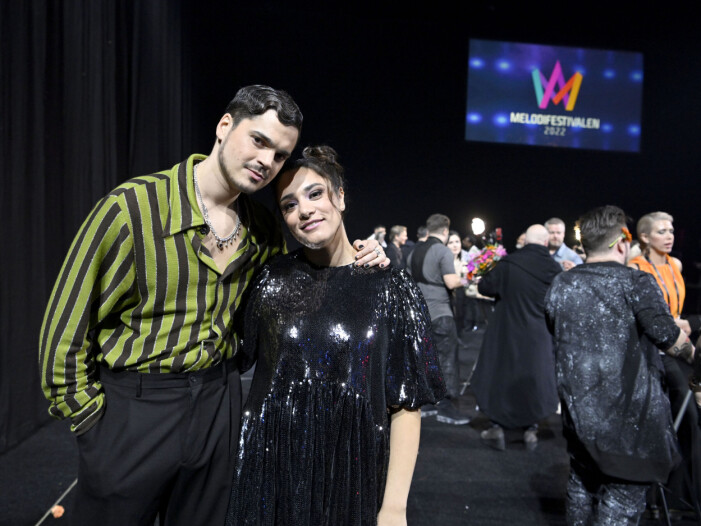 Oscar Zia och Farah Abadi under Melodifestivalen 2022.