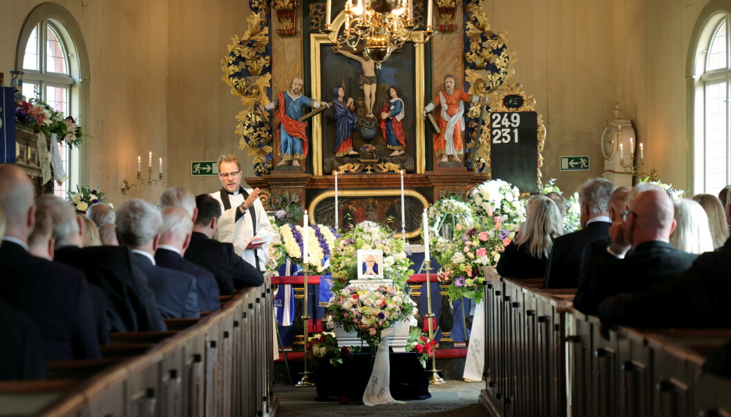 Prästen Jonas Eek under Ingvar Oldsbergs begravning.