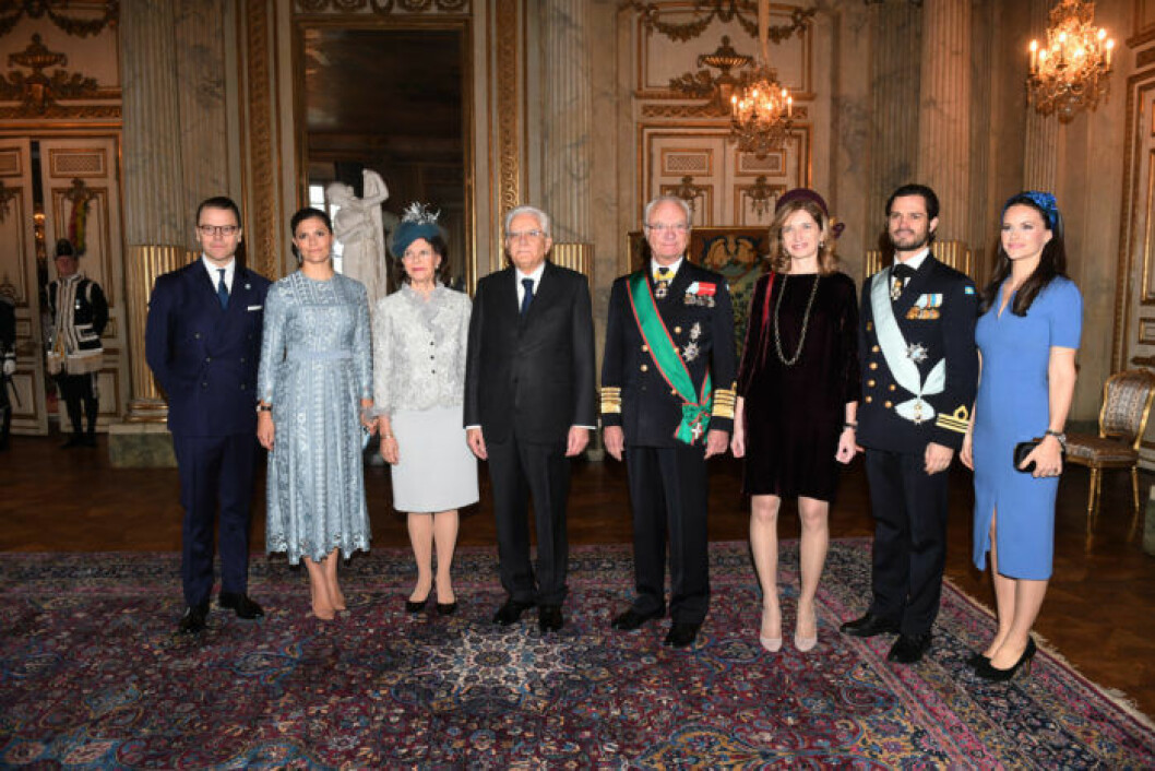 Italiens presidentpar Sergio och Laura Mattarela togs emot av kungafamiljen på Slottet