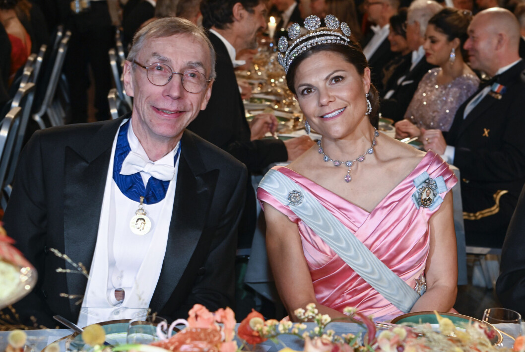 Nobelpristagaren i fysiologi eller medicin, Svante Pääbo, och kronprinsessan Victoria under Nobelbanketten i Stadshuset i Stockholm den 10 december.