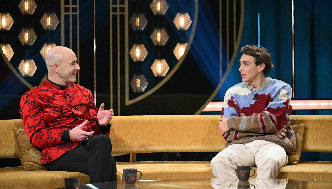 Armand "Mondo" Duplantis och Mark Levengood i SVT:s talkshow Carina Bergfeldt år 2022