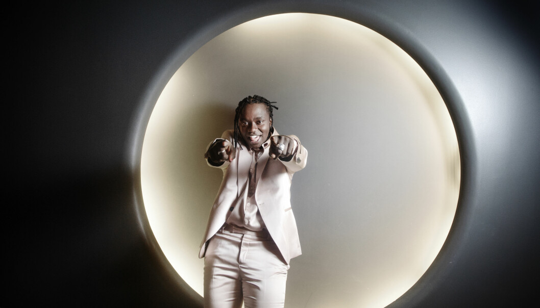 Kärleken till musiken väcktes hos Tusse redan under hans första uppväxtår. Tousin "Tusse" Chiza tävlar i Eurovision song contest i maj 2021.
