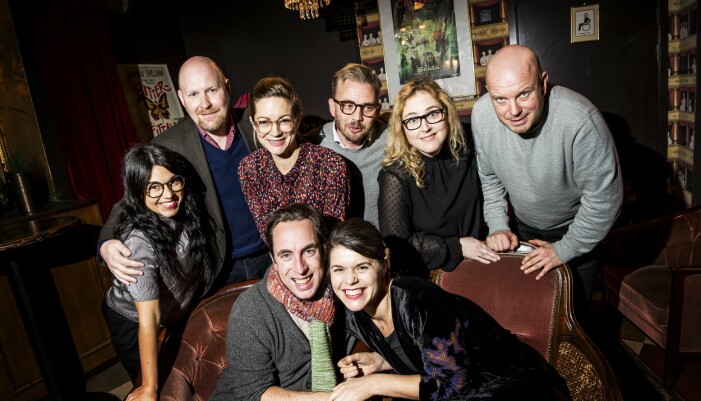 Delar av humorgruppen Grotesco: Anna Vnuk, Henrik Dorsin, Emma Peters, Jonas Kahnlund, Hanna Dorsin, Rikard Ulvshahmar, Per Andersson och Emma Molin. En gruppbild på delar av humorgruppen Grotesco, med bland annat Emma Molin, Henrik Dorsin och Per Andersson.