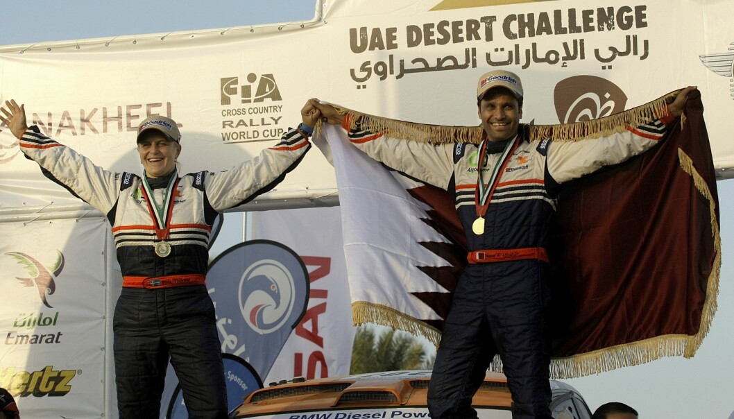 "Inom motorsporten handlar det om att leverera resultat, mer än vad man har mellan benen", säger Tina, här tillsammans med Nasser al-Attiyah efter att de vunnit UAE Desert Challenge. Tina Thörner och Nasser al-Attiyah när de vunnit UAE Desert Challenge