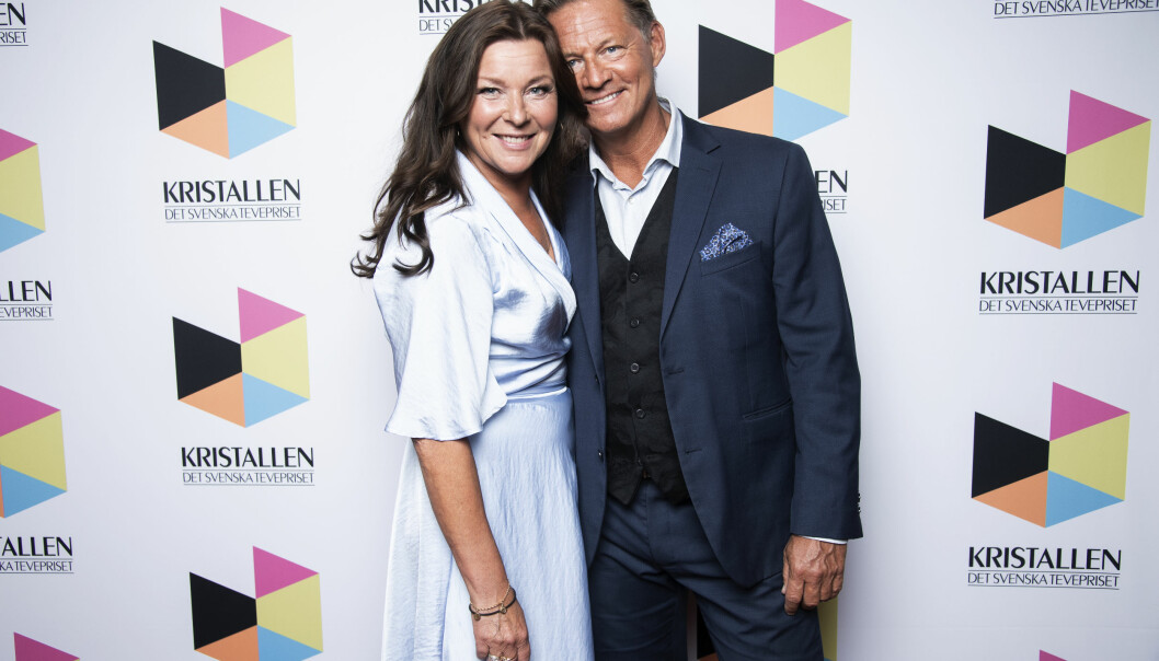 Lotta Engberg och Mikael Sandström tillsammans på röda mattan inför Kristallengalan 2020.