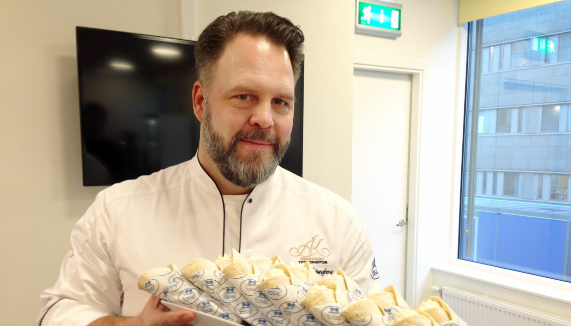 Konditorn Mattias Ljungberg var med och tog fram semmelwrapen på Tössebageriet i Stockholm. Wrap-semlan blev en snackis år 2015 när Tössebageriet gjorde den.