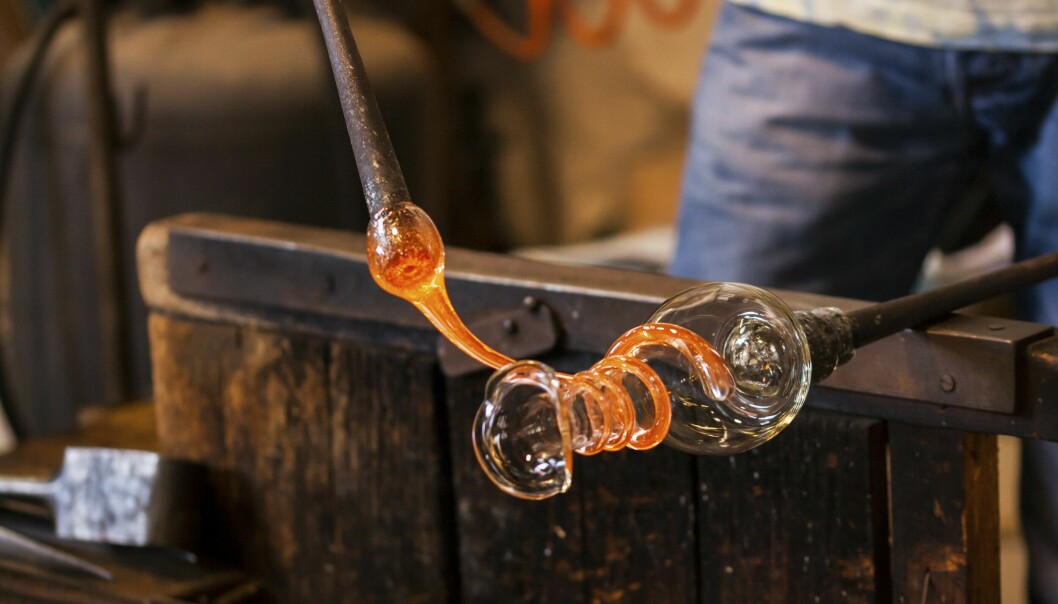Än idag är det full aktivitet ute i glasbruken på ön Murano