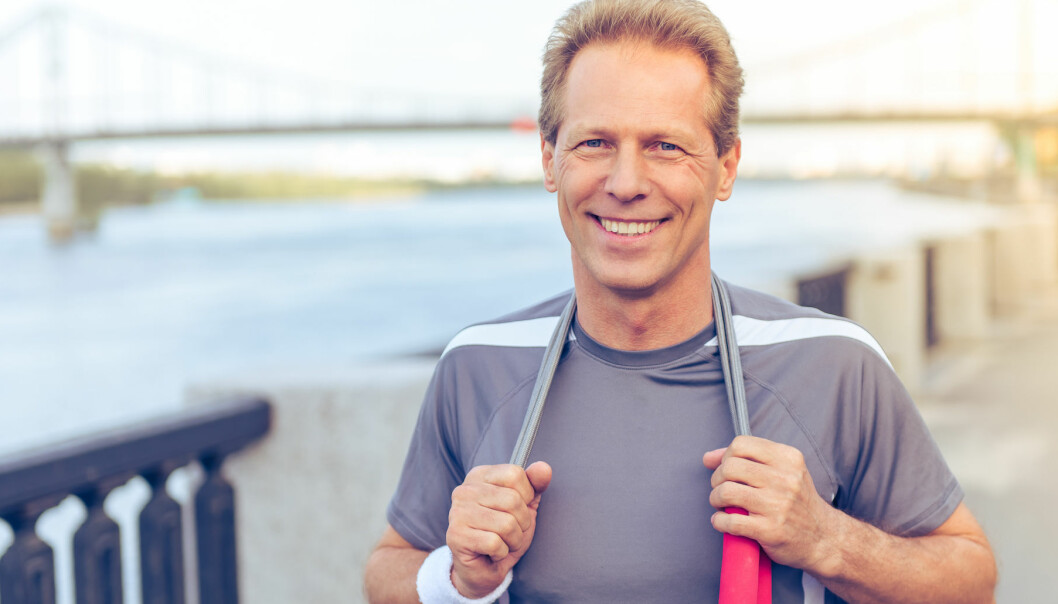 MEedelålders man joggar utomhus