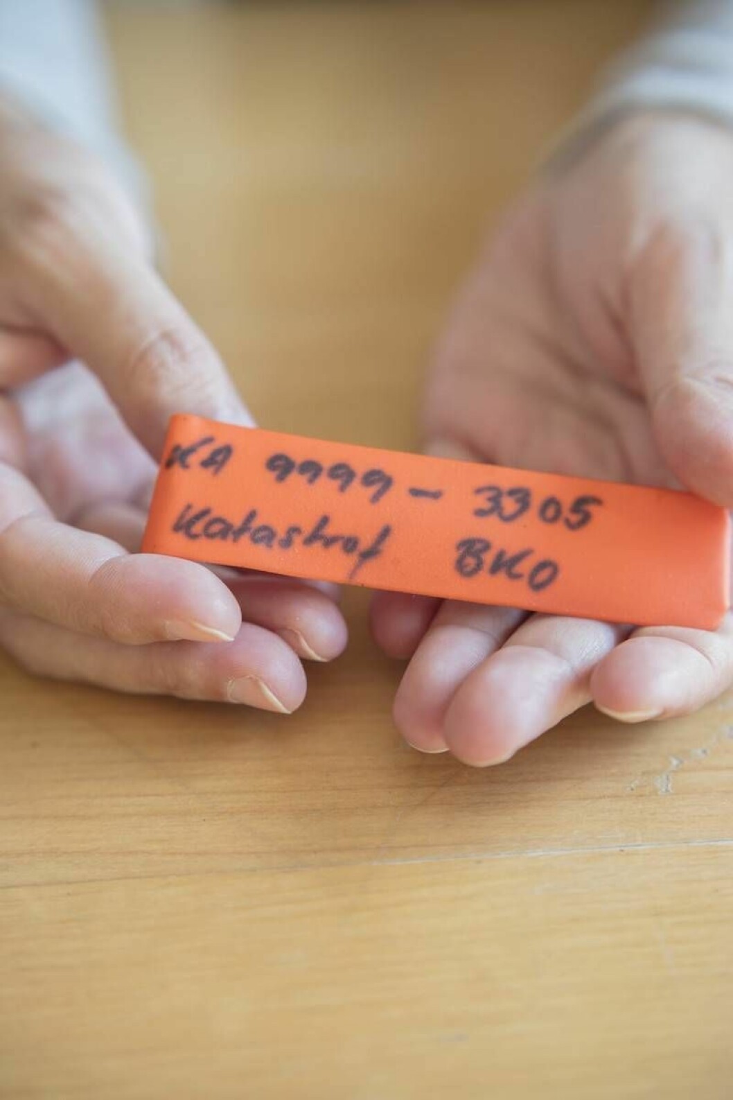 På sjukhuset fick Shirin ett armband med orden "Katastrof"