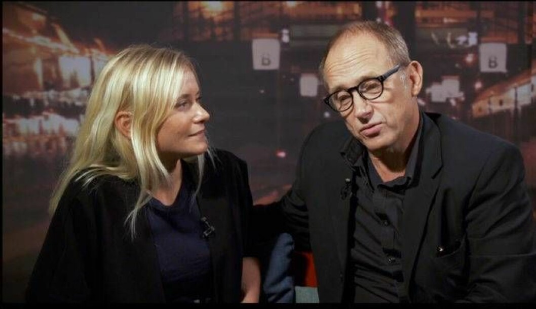 Kärt återseende. Ebba Hultkvist Stragne och Samuel Fröler från ”Skärgårdsdoktorn” tävlar i ”På spåret. Bild: SVT Ebba Hultkvist Stragne och Samuel Fröler från ”Skärgårdsdoktorn” tävlar i ”På spåret.