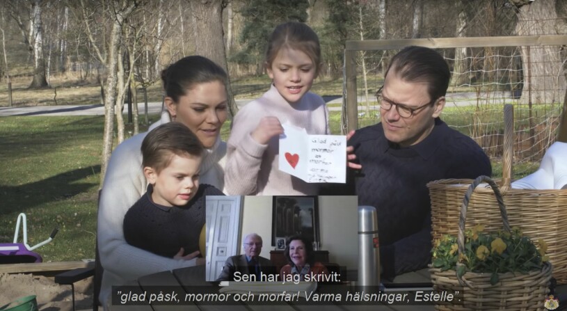 Förra året såg det ut så här. Estelle är en pysseltjej så det blir garanterat påskkort till mormor och morfar även i år. Kungafamijen påsk 2020 Prinsessan Estelle Prins Oscar Kronprinsessan Victoria Prins Daniel Haga