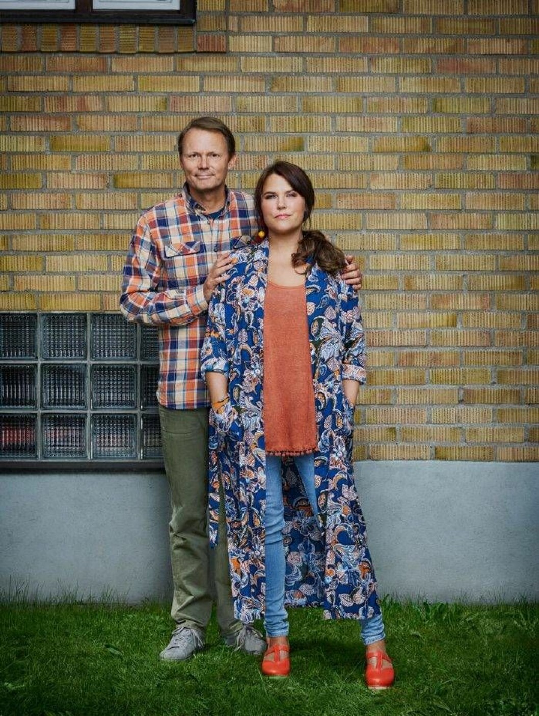 Felix Herngren och Mia Skäringer som Alex och Anna. Foto: Pär Bäckstrand/C More/TV4 Felix Herngren och Mia Skäringer i Solsidan säsong 6.