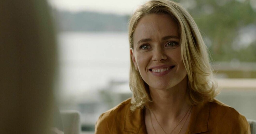 Katia Winter som Suzy Kenneby i Solsidan. Foto: TV4 Katia Winter som Suzy Kenneby i Solsidan säsong 6.