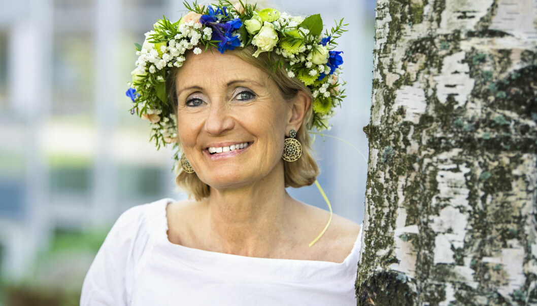 Bibi Rödöö med den klassiska Sommarkransen i håret.